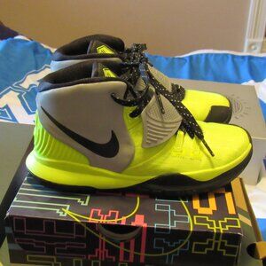 Nike Kyrie 6 Cross (PS) 2.5Y Volt/Black Reflect Silver Barely Worn